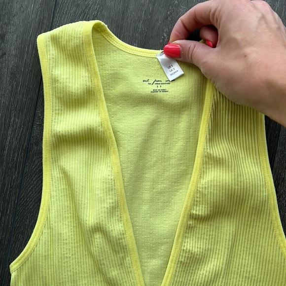 Josie Recycled Ribbed V-Neck Crop Top - Picture 6 of 6